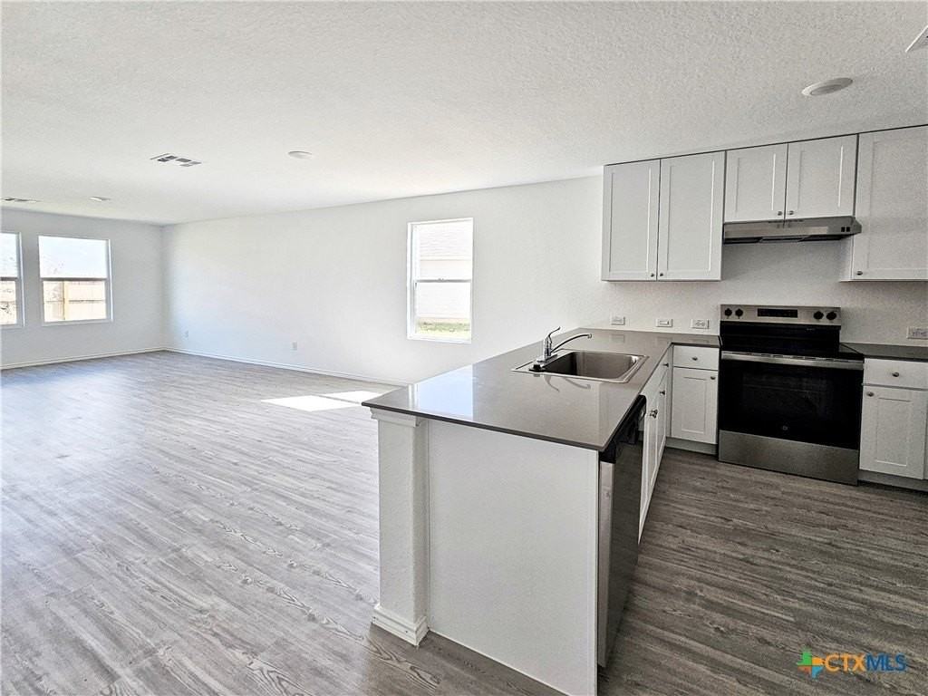 805 Riviera Ct - Photo 4 of 22