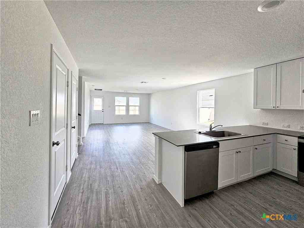 805 Riviera Ct - Photo 5 of 22