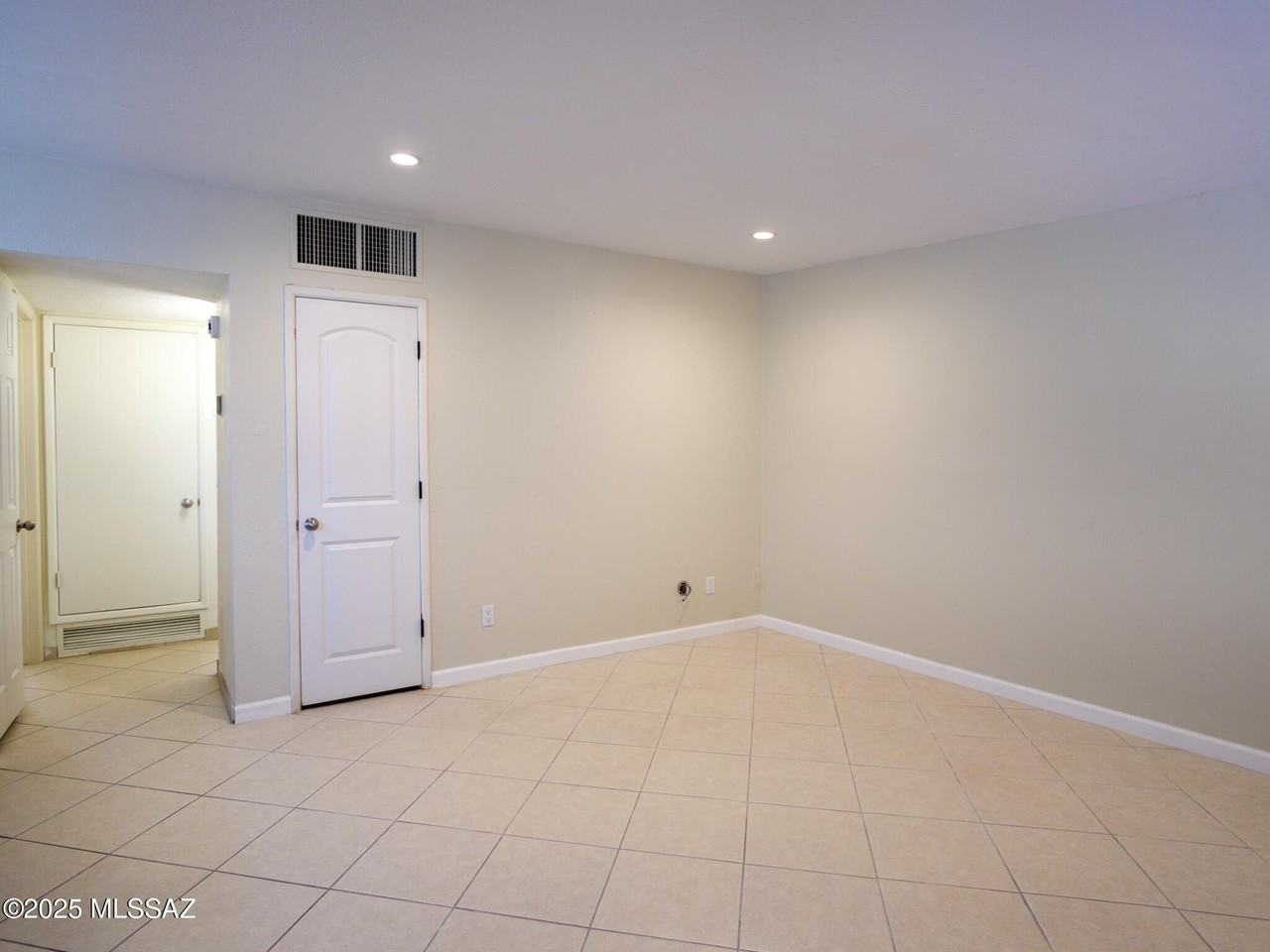 2355 E 17th St - Photo 3 of 21