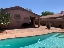 featured image of 2514 E Petroglyph Ln