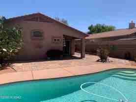 2514 E Petroglyph Ln - Photo 1 of 1