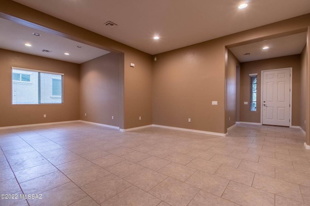 12565 N Golden Mirror Dr - Photo 2 of 21