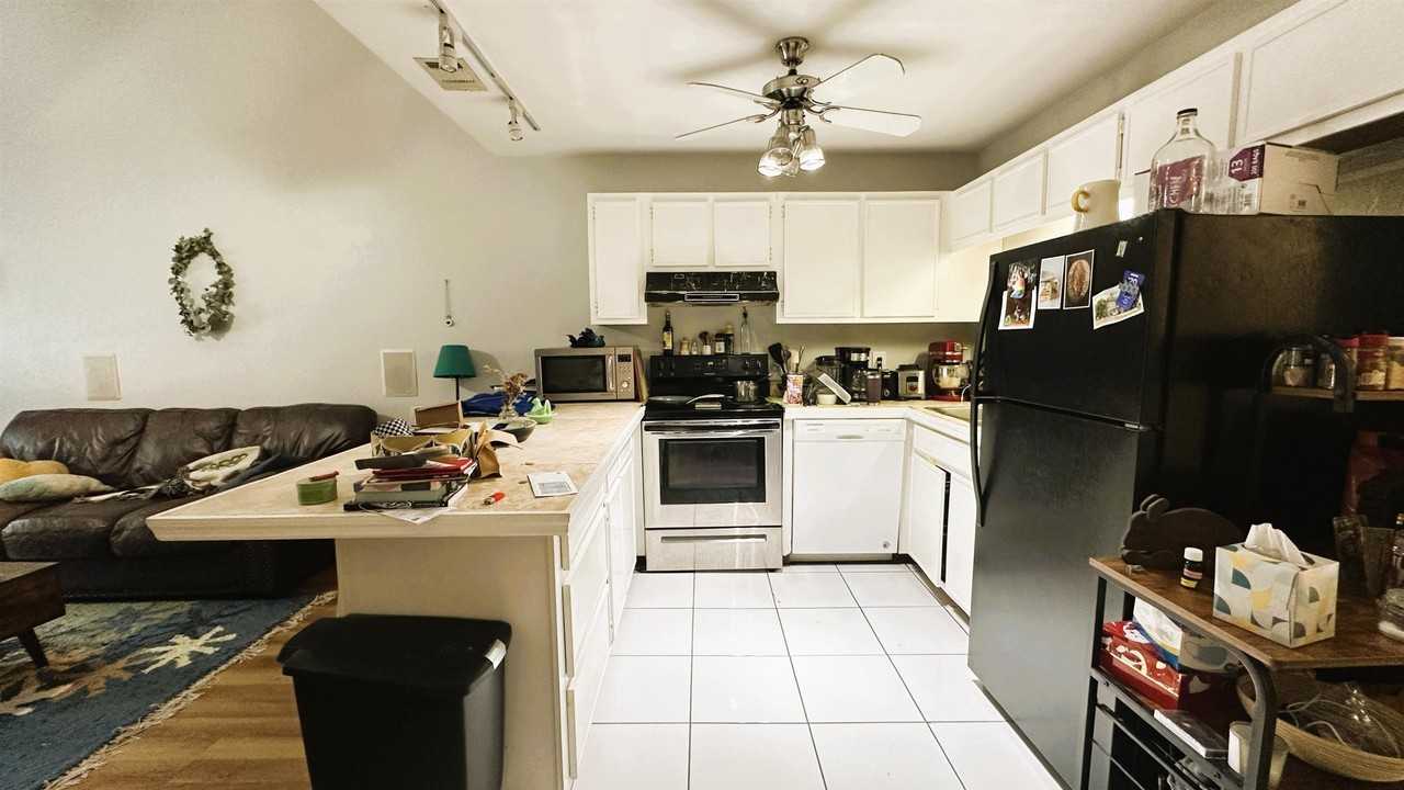 1059 Ocala Rd - Photo 5 of 19