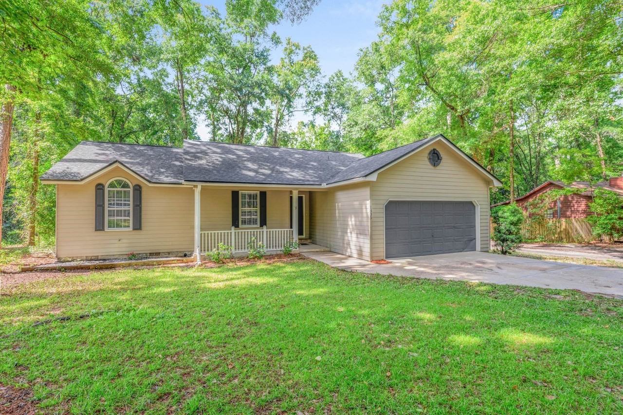 1835 Folkstone Rd - Photo 2 of 37