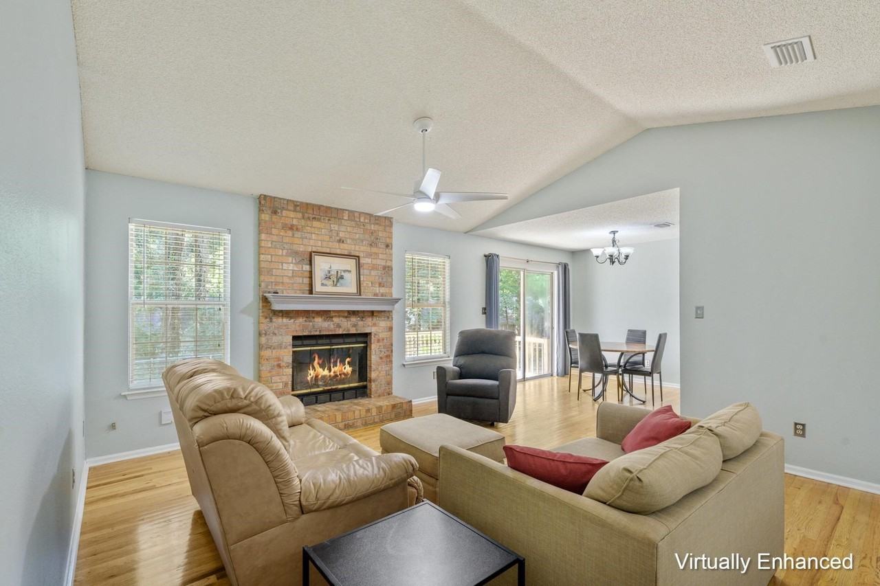 1835 Folkstone Rd - Photo 6 of 37
