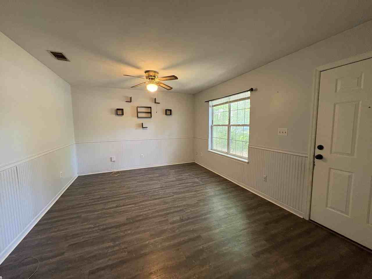 2609 Eddie Rd - Photo 4 of 23
