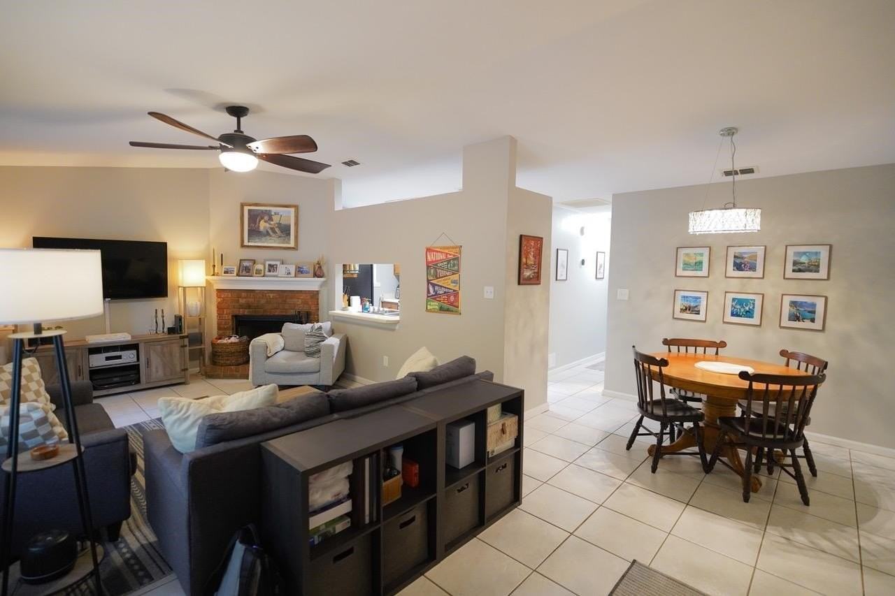 129 Whetherbine Way W - Photo 6 of 31