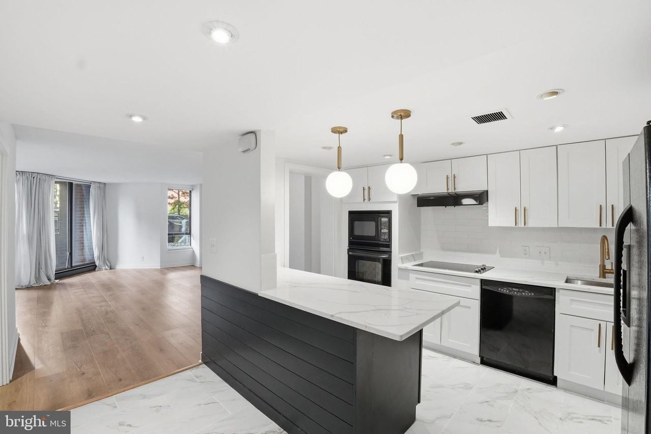1099 22nd St Nw #106 - Photo 2 of 20