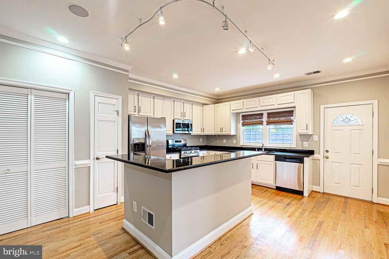 1535 Gales St Ne - Photo 4 of 29