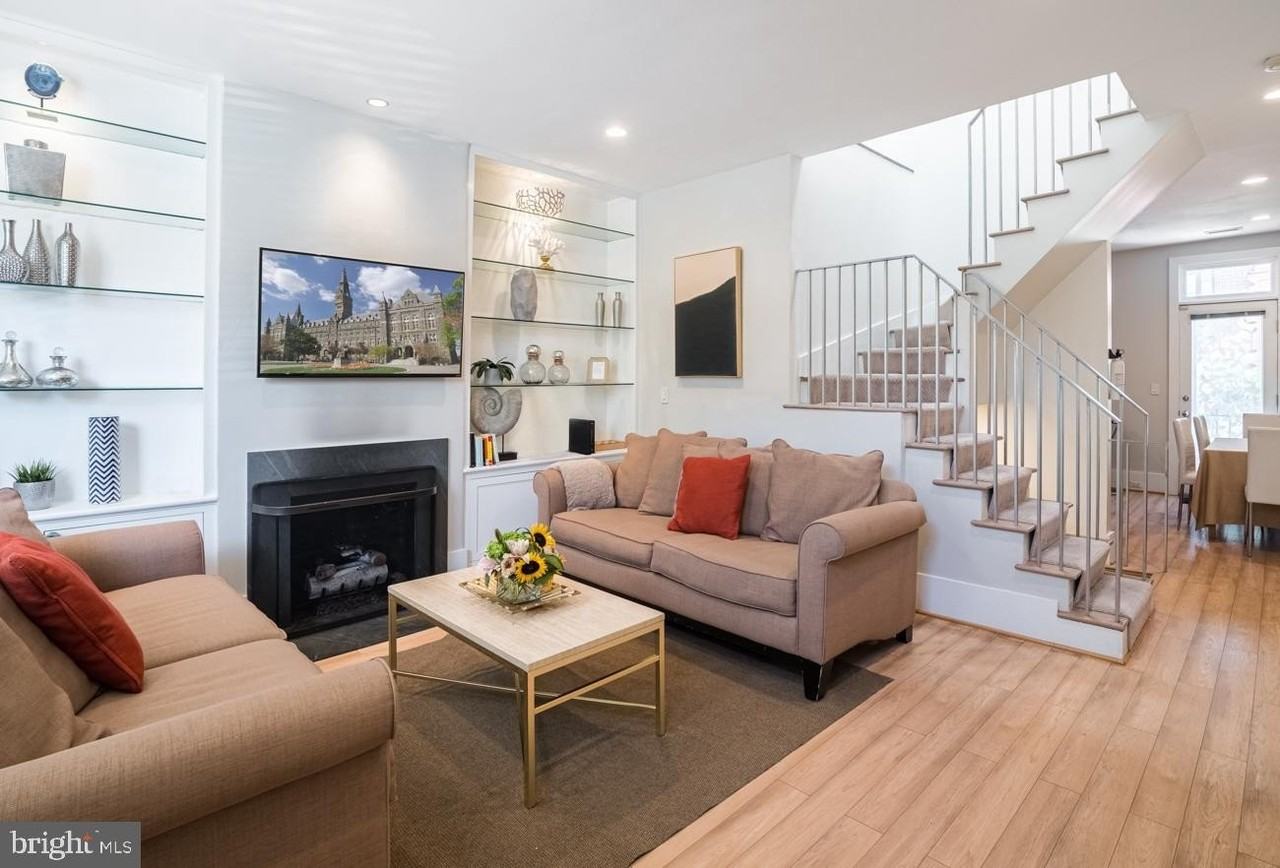 1407 33rd St Nw - Photo 3 of 17