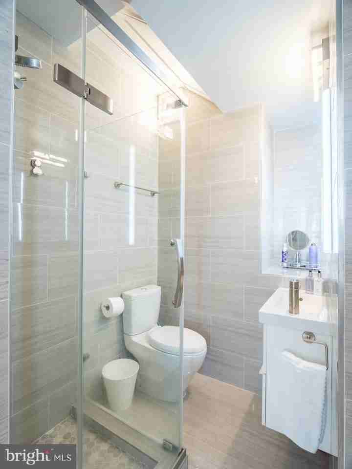1407 33rd St Nw - Photo 7 of 17
