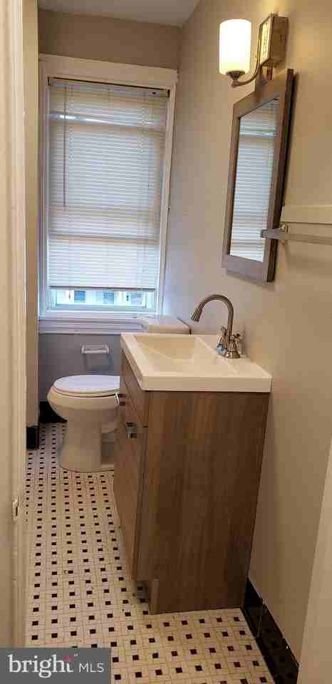 2118 N Washington St #3 - Photo 7 of 9