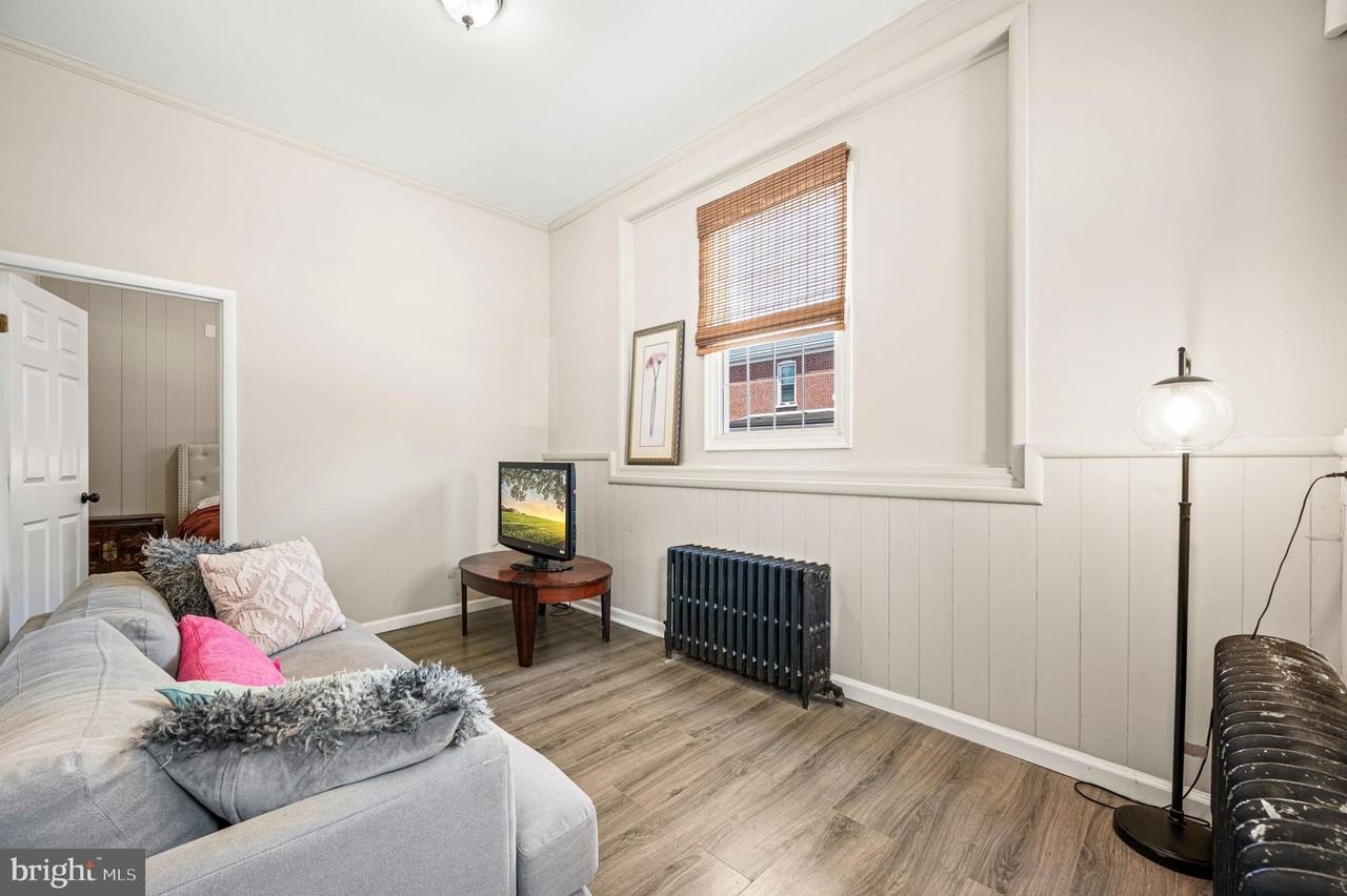 815 N Lincoln St - Photo 3 of 16