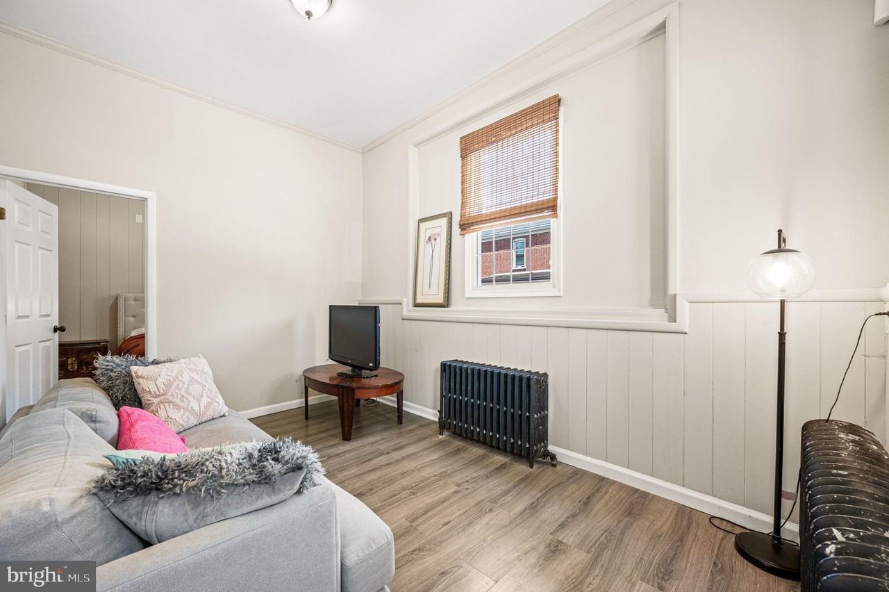 815 N Lincoln St - Photo 4 of 16