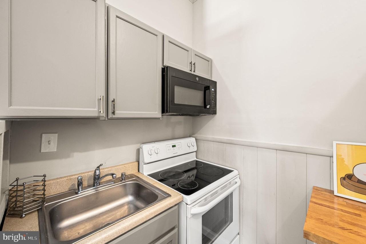 815 N Lincoln St - Photo 6 of 16