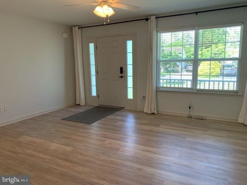 413 Queen Anne St - Photo 3 of 29