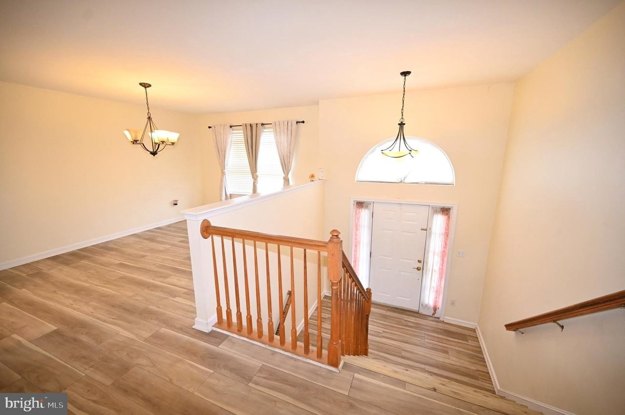 9172 Granite Ct - Photo 7 of 50