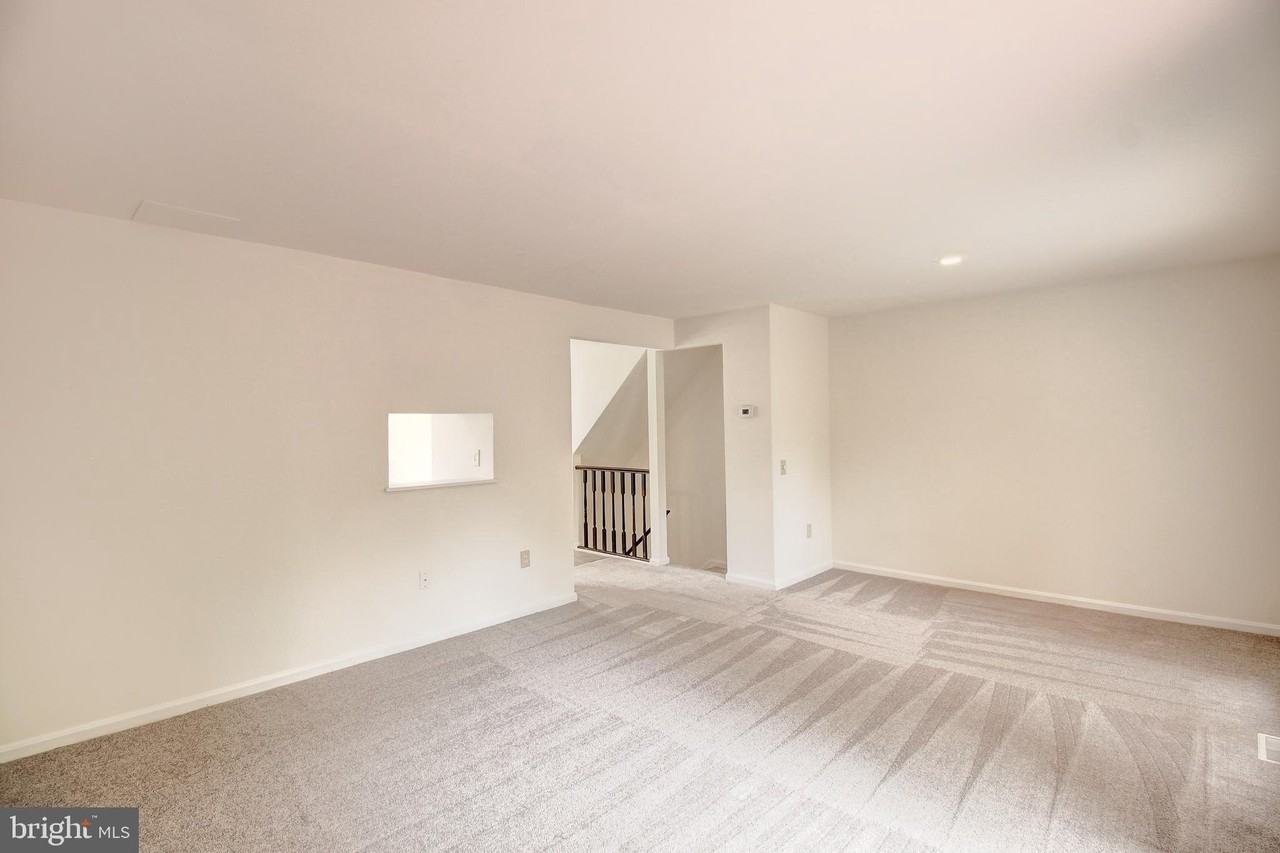 1878 Murdock Ct - Photo 3 of 23