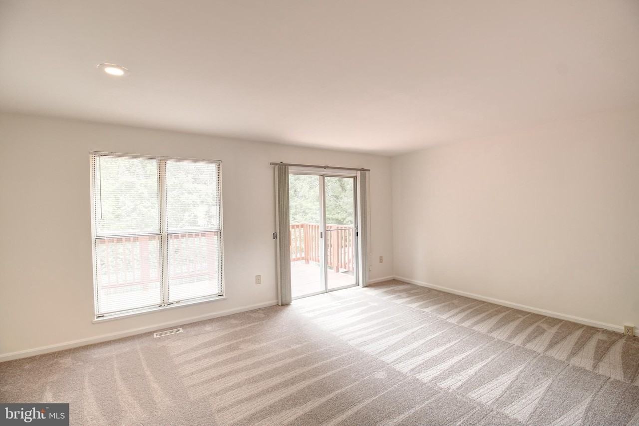 1878 Murdock Ct - Photo 6 of 23
