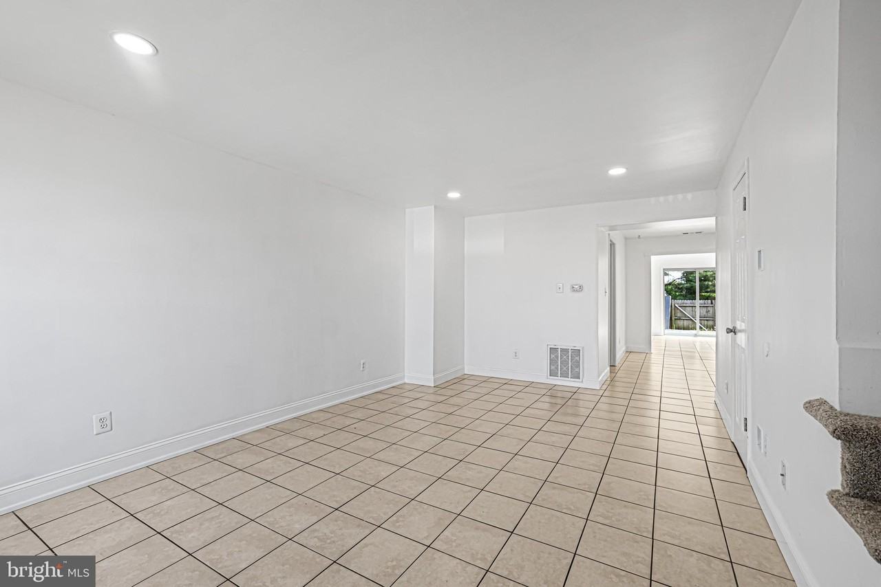 1134 Providence Ct - Photo 3 of 29