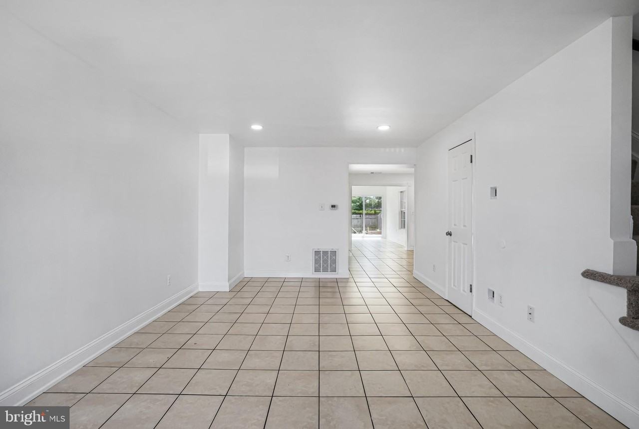 1134 Providence Ct - Photo 4 of 29