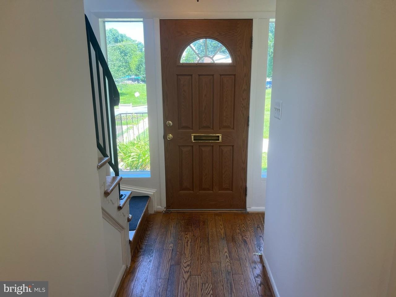 5566 Burnside Dr - Photo 7 of 31