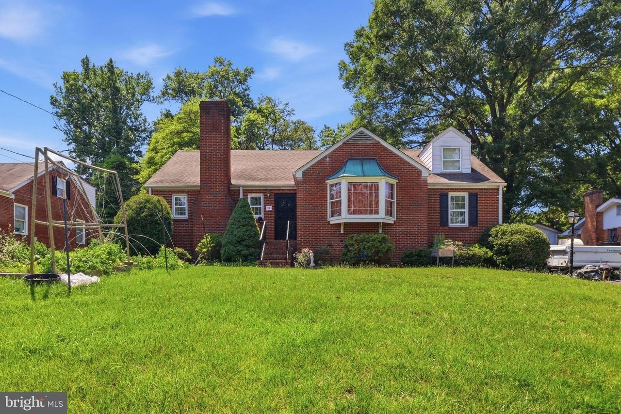 7322 Edmonston Rd - Photo 2 of 50