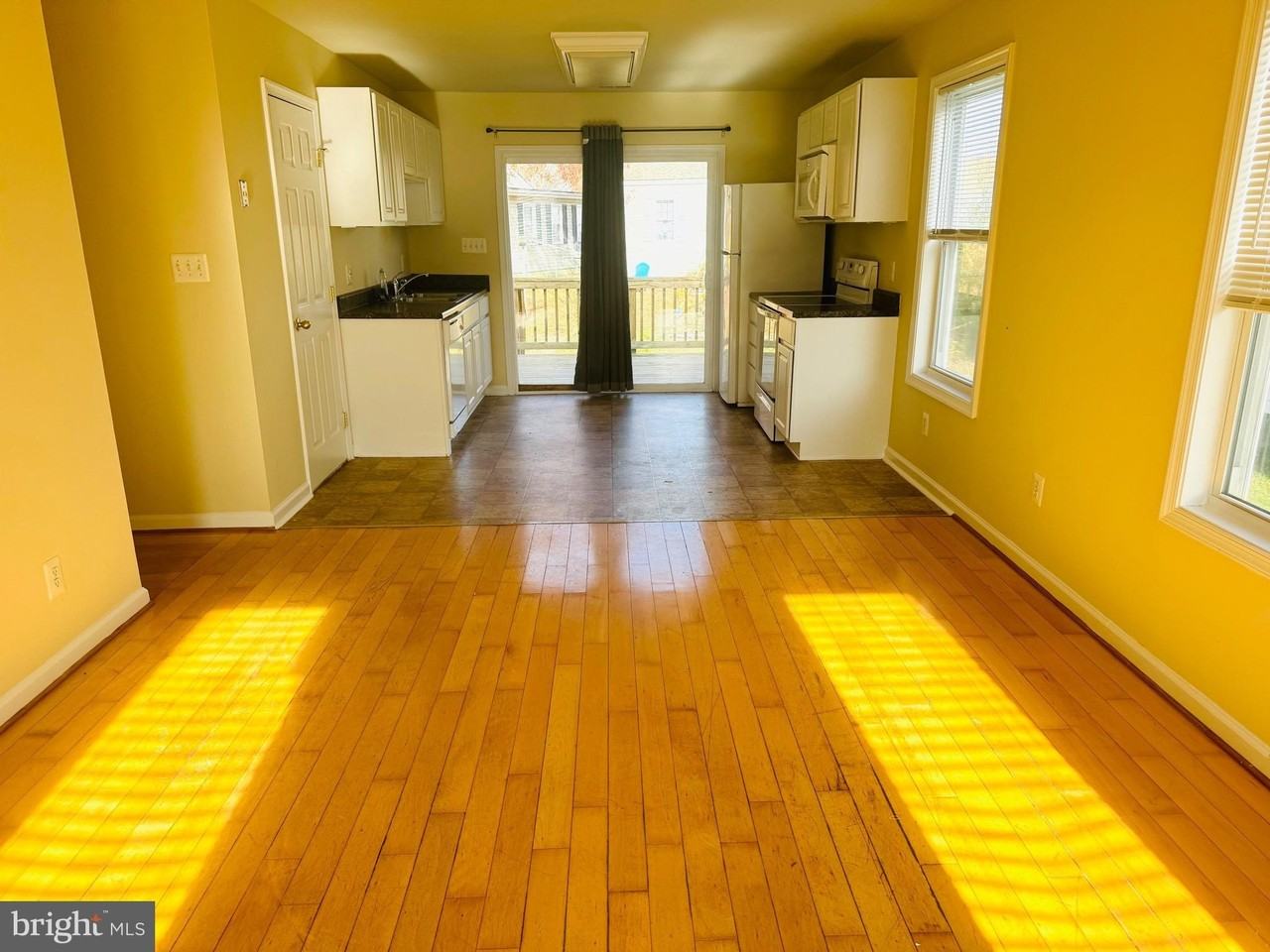 45326 Stark Dr - Photo 2 of 24
