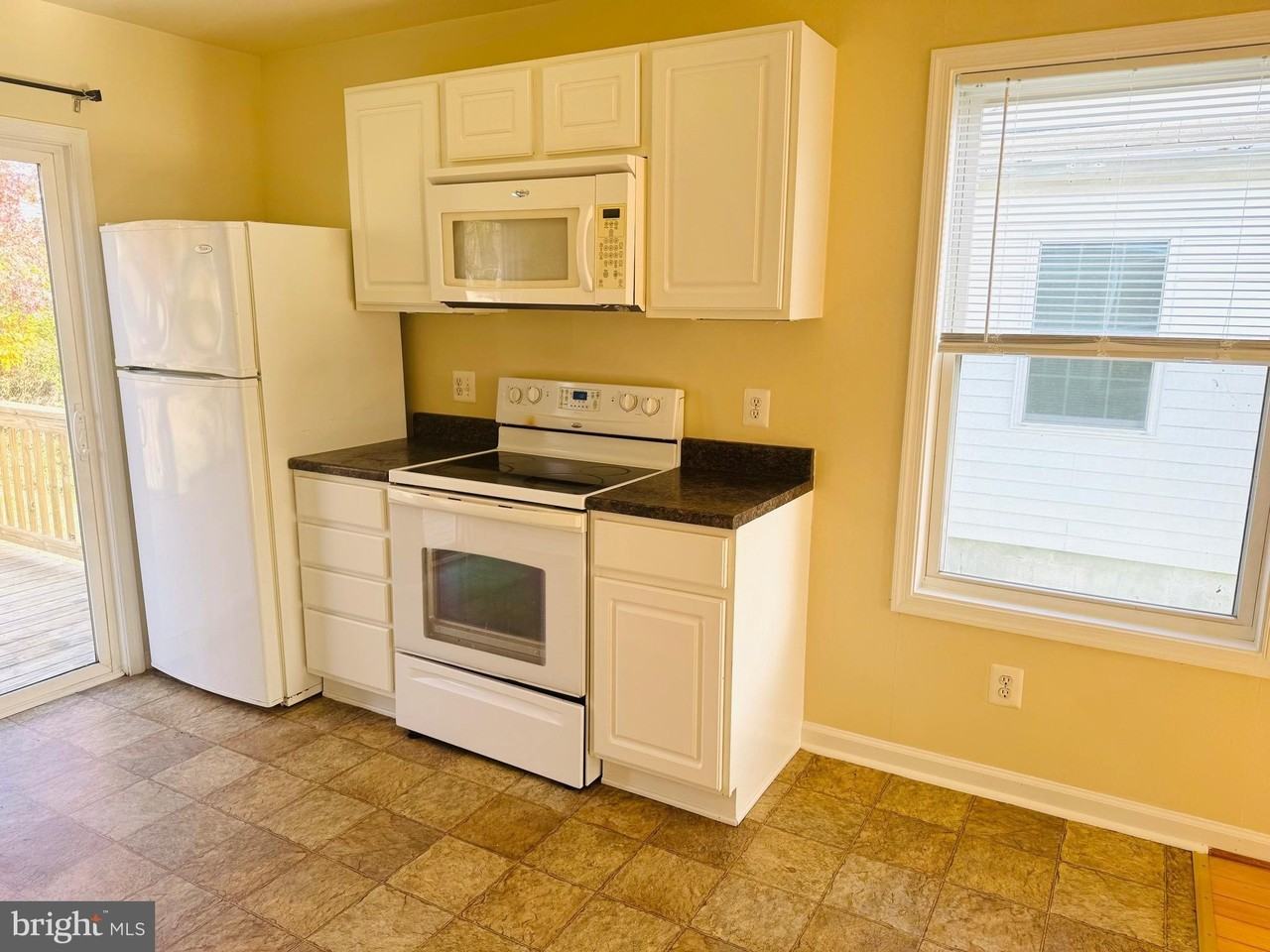 45326 Stark Dr - Photo 5 of 24