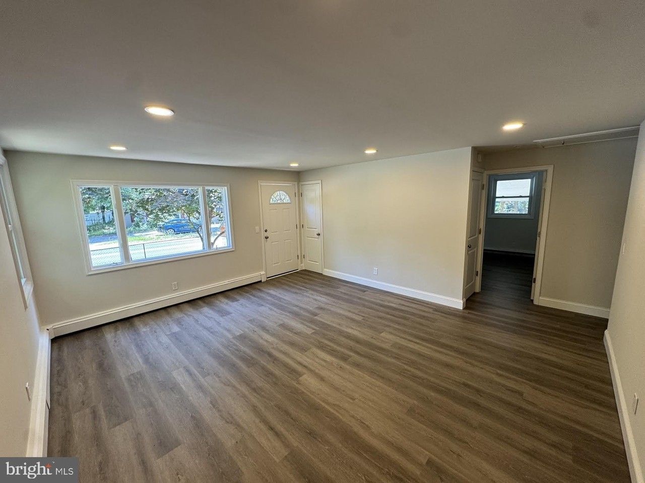 601 E Lakeshore Dr - Photo 6 of 16
