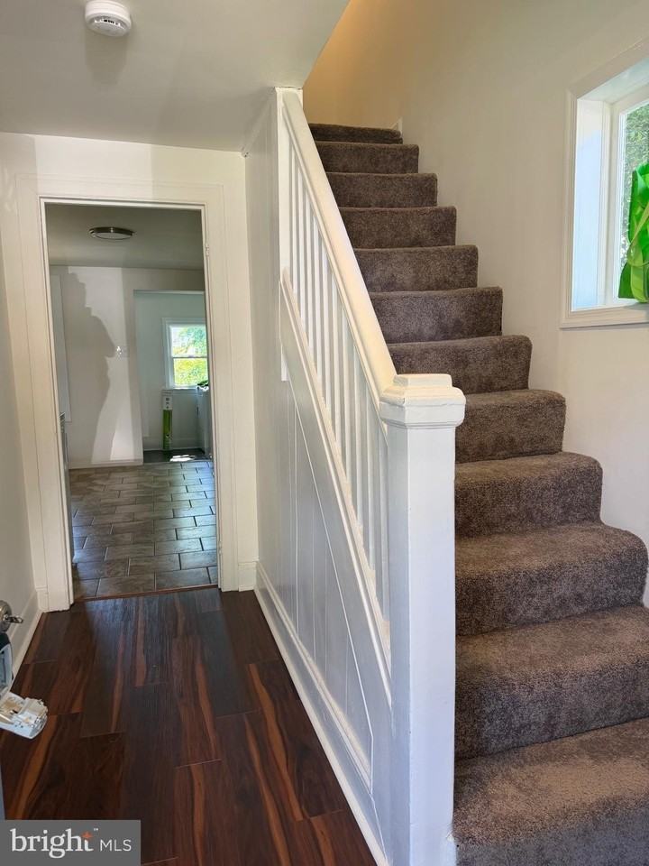 103 Pennsylvania Ave - Photo 5 of 19