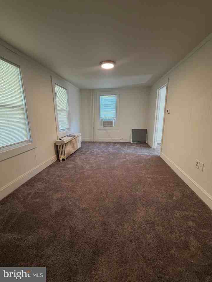 103 Pennsylvania Ave - Photo 6 of 19