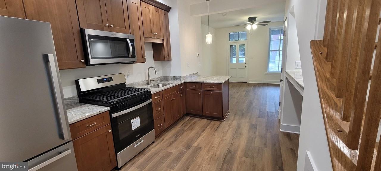 229 Chambersburg St - Photo 2 of 11