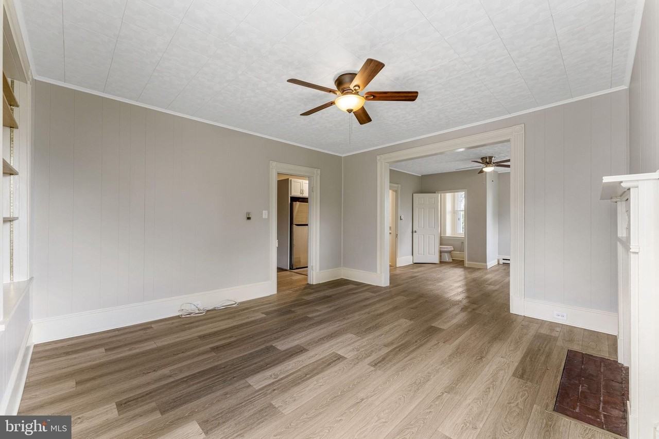 383 Anderson Rd #B - Photo 5 of 21