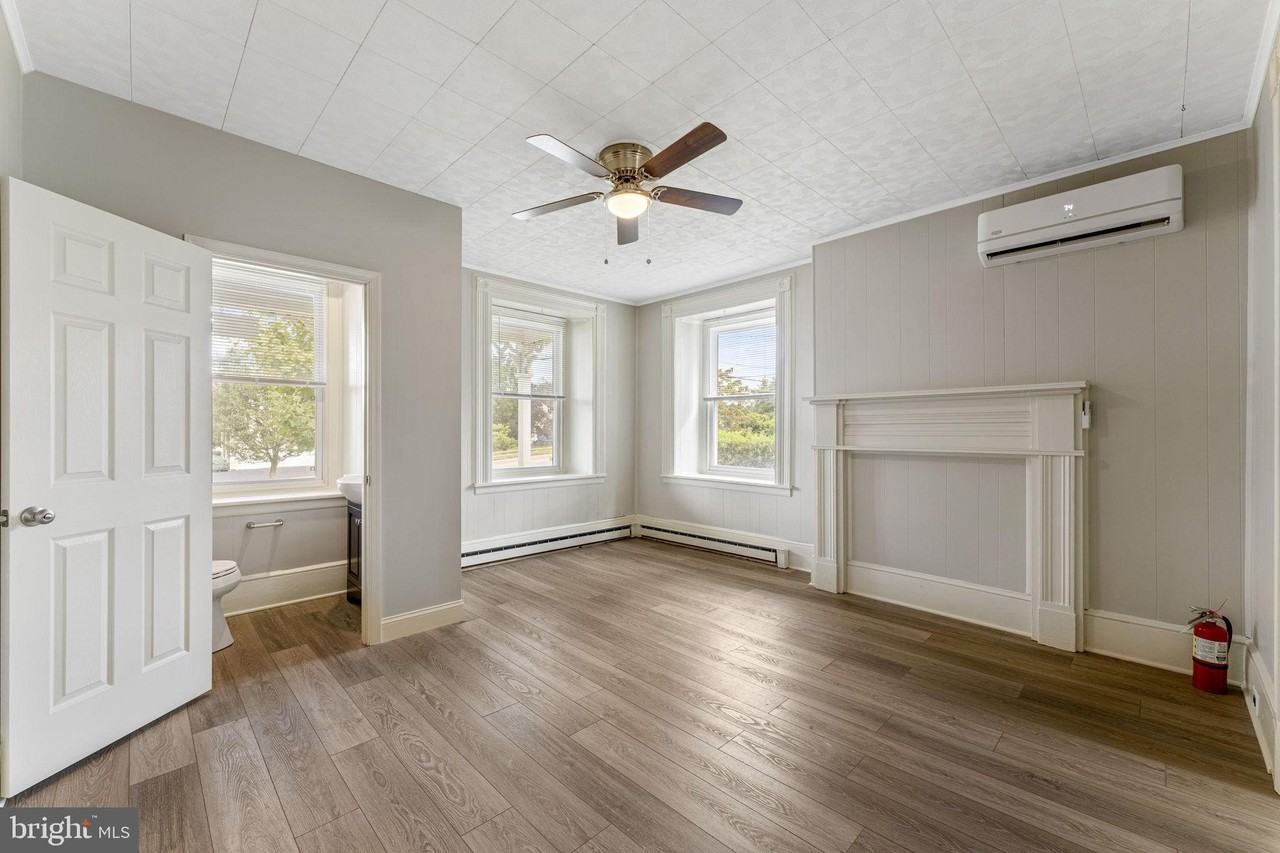 383 Anderson Rd #B - Photo 6 of 21