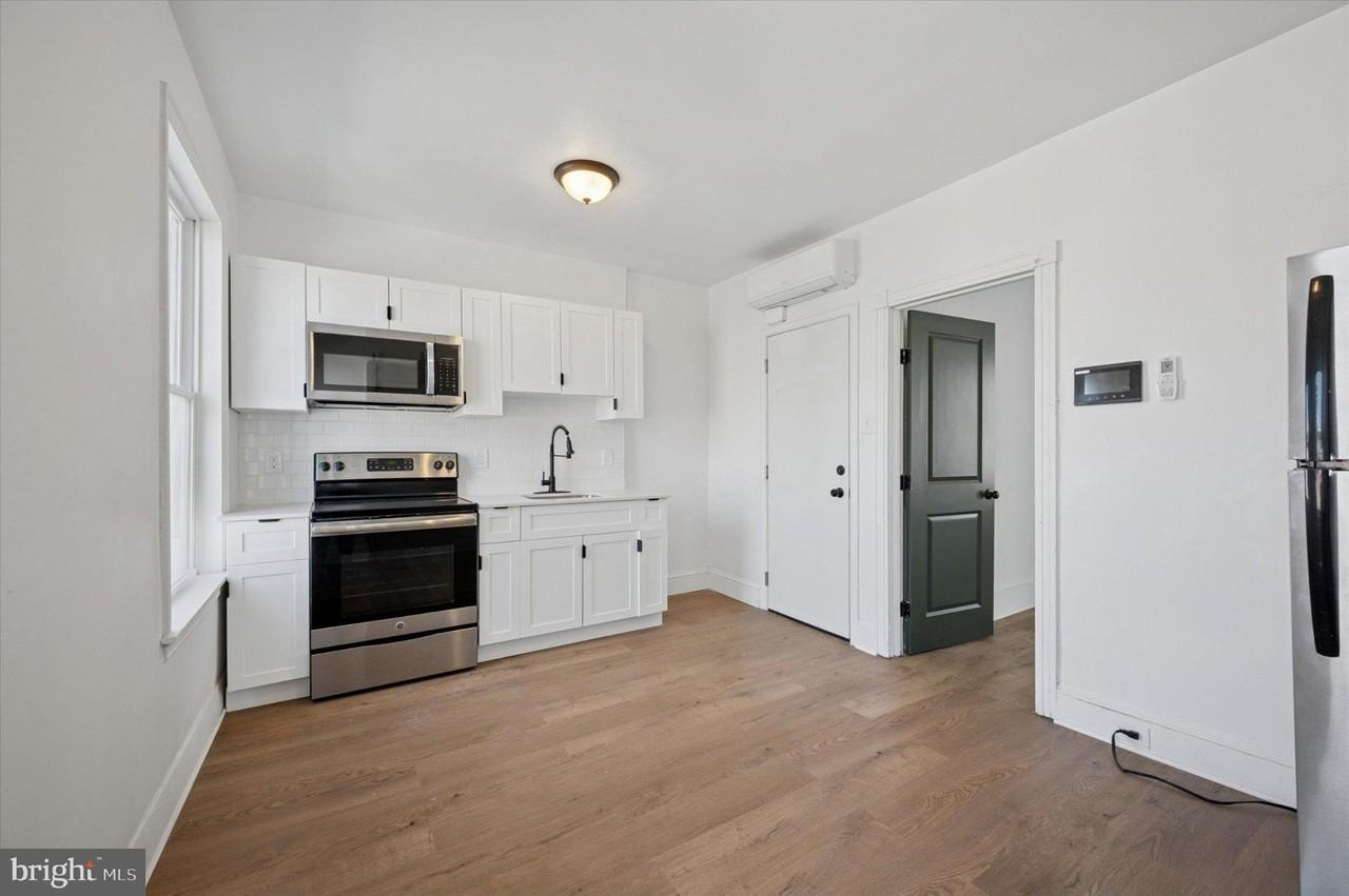 1217 N 28th St #3 - Photo 3 of 10