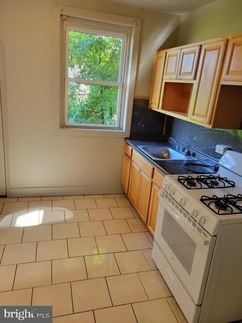 151 W Ruscomb St - Photo 2 of 5