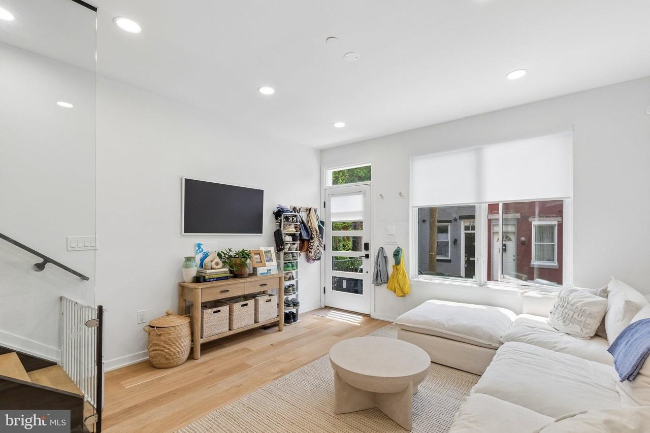 2231 Pemberton St - Photo 3 of 36