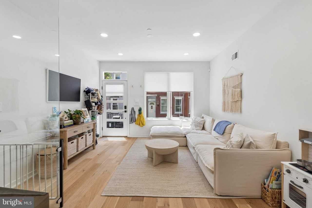 2231 Pemberton St - Photo 5 of 36