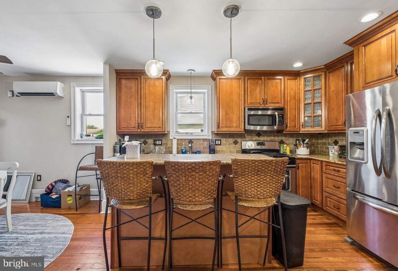 357 Lemonte St - Photo 6 of 26