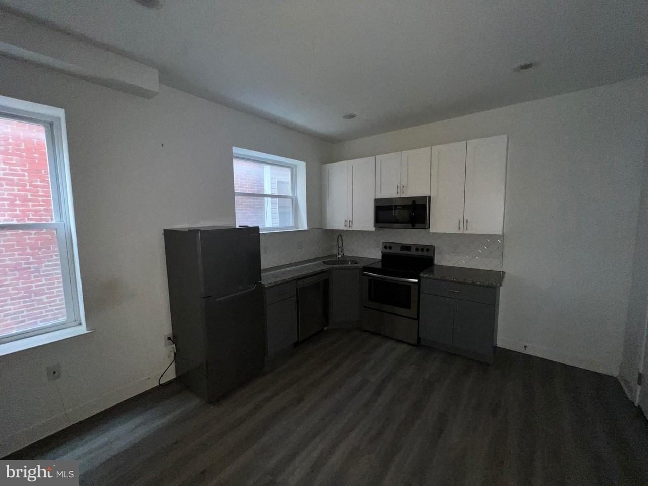 1829 N 33rd St #2F - Photo 5 of 6