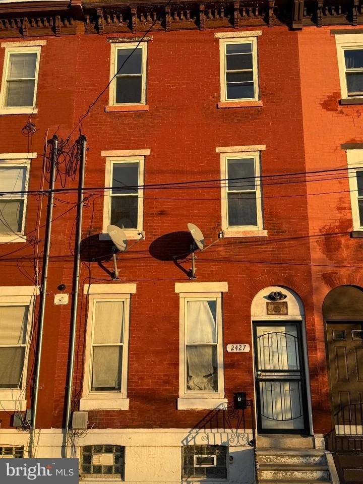 2427 N 10th St - Photo 2 of 20