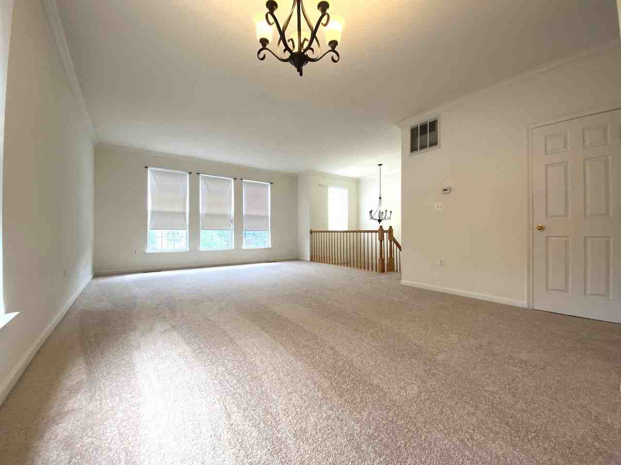 1601 Wilcox Ave - Photo 3 of 30