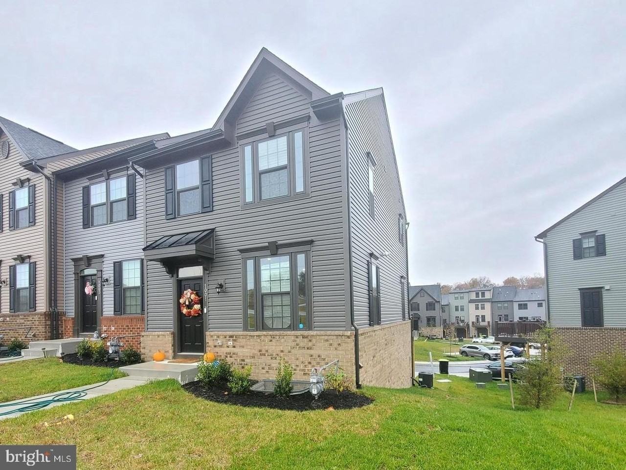 1001 Rampart Dr