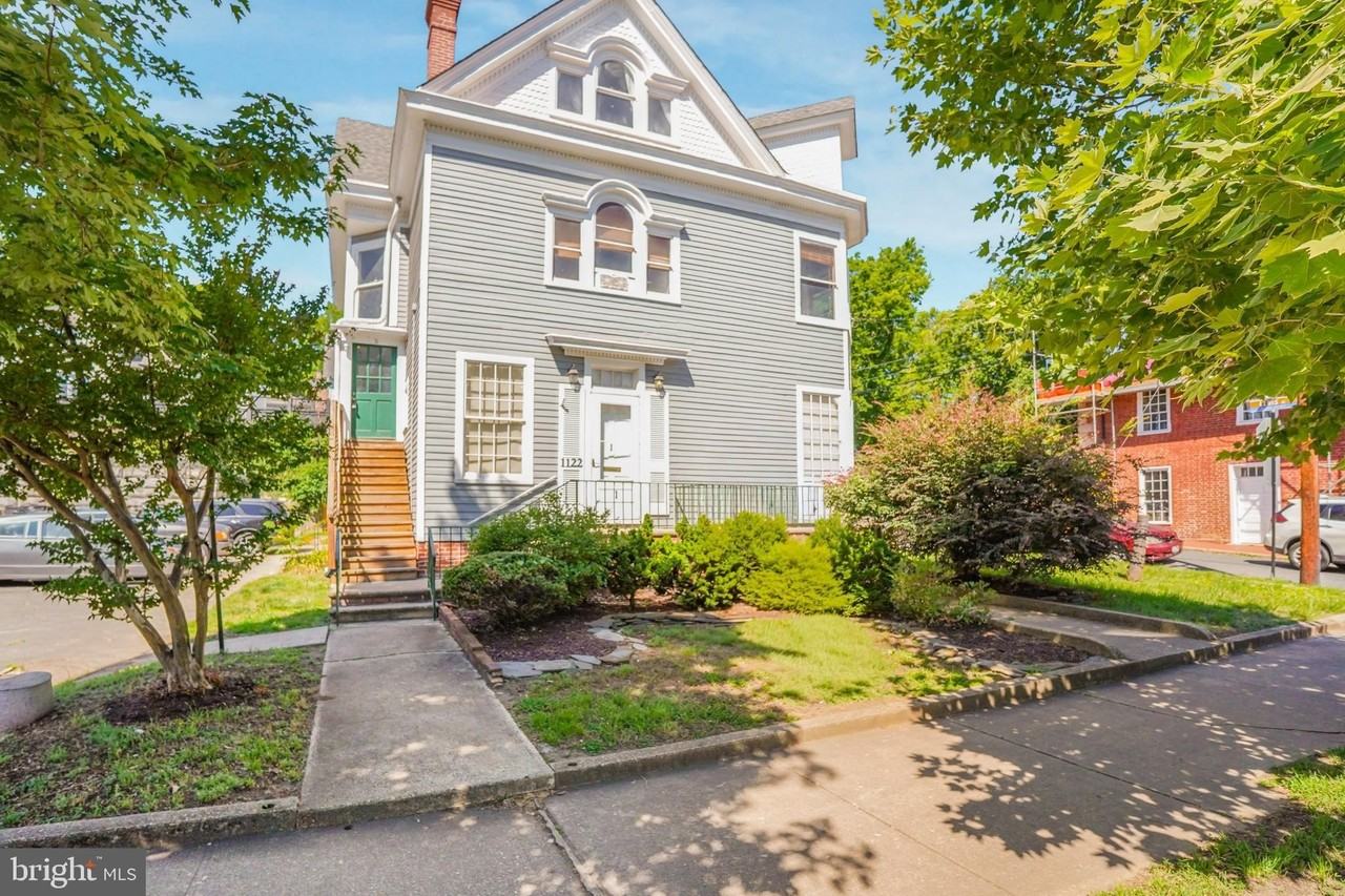 1122 Caroline St #1
