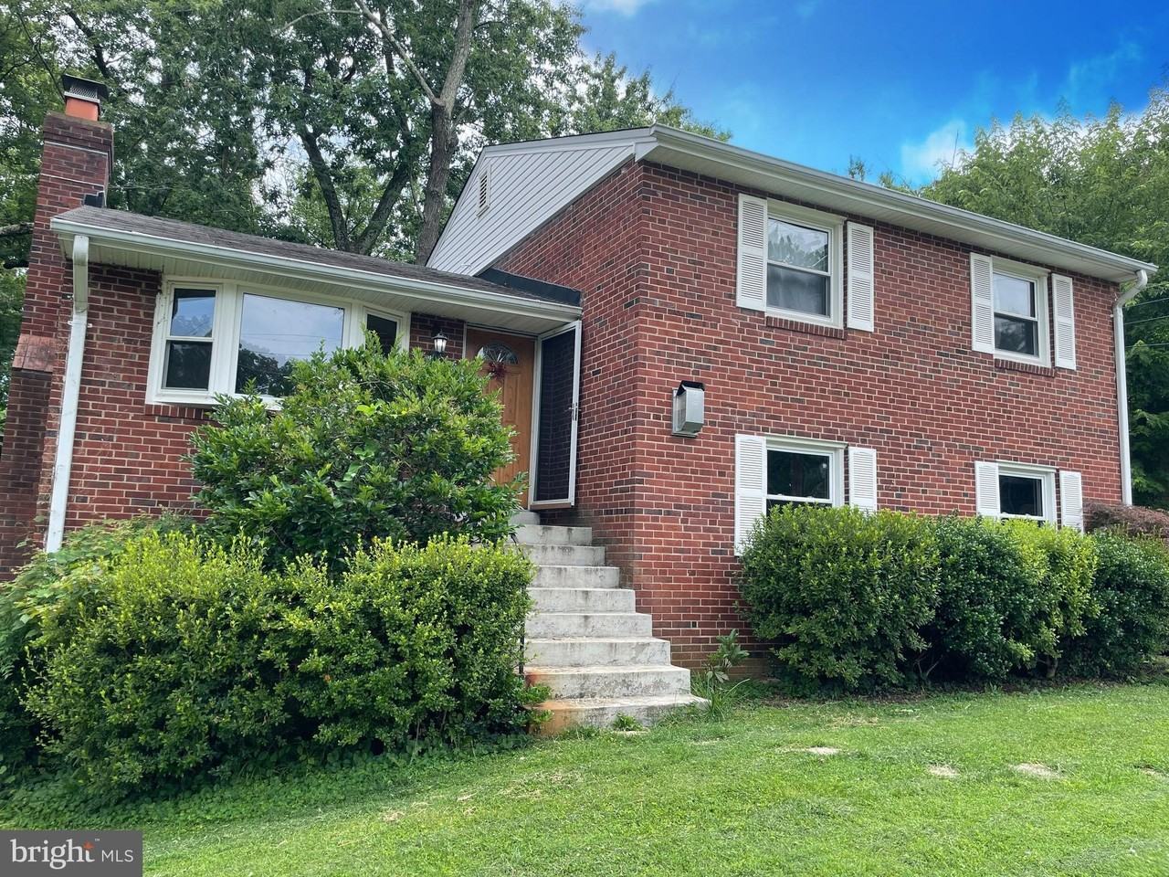 10315 Beaumont St - Photo 2 of 26