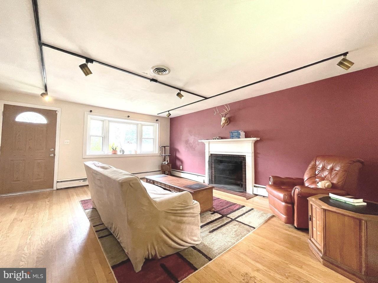 10315 Beaumont St - Photo 4 of 26
