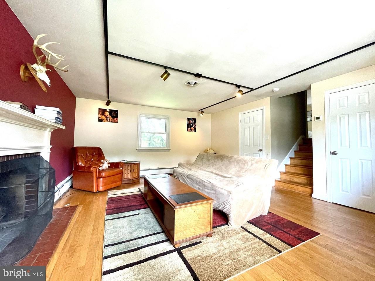 10315 Beaumont St - Photo 5 of 26