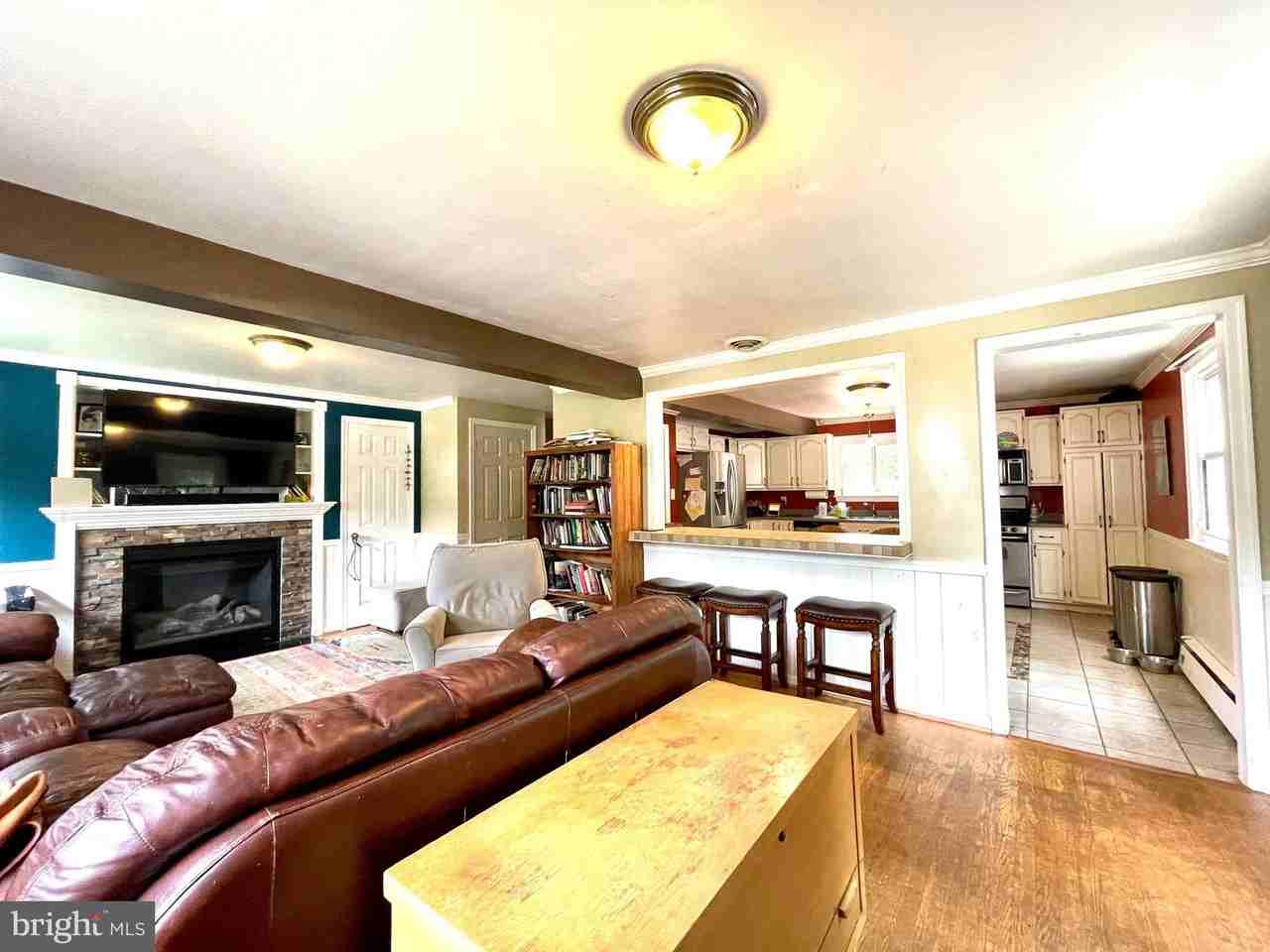 10315 Beaumont St - Photo 6 of 26