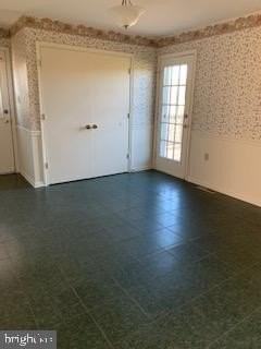 236 Somerset Dr - Photo 4 of 14
